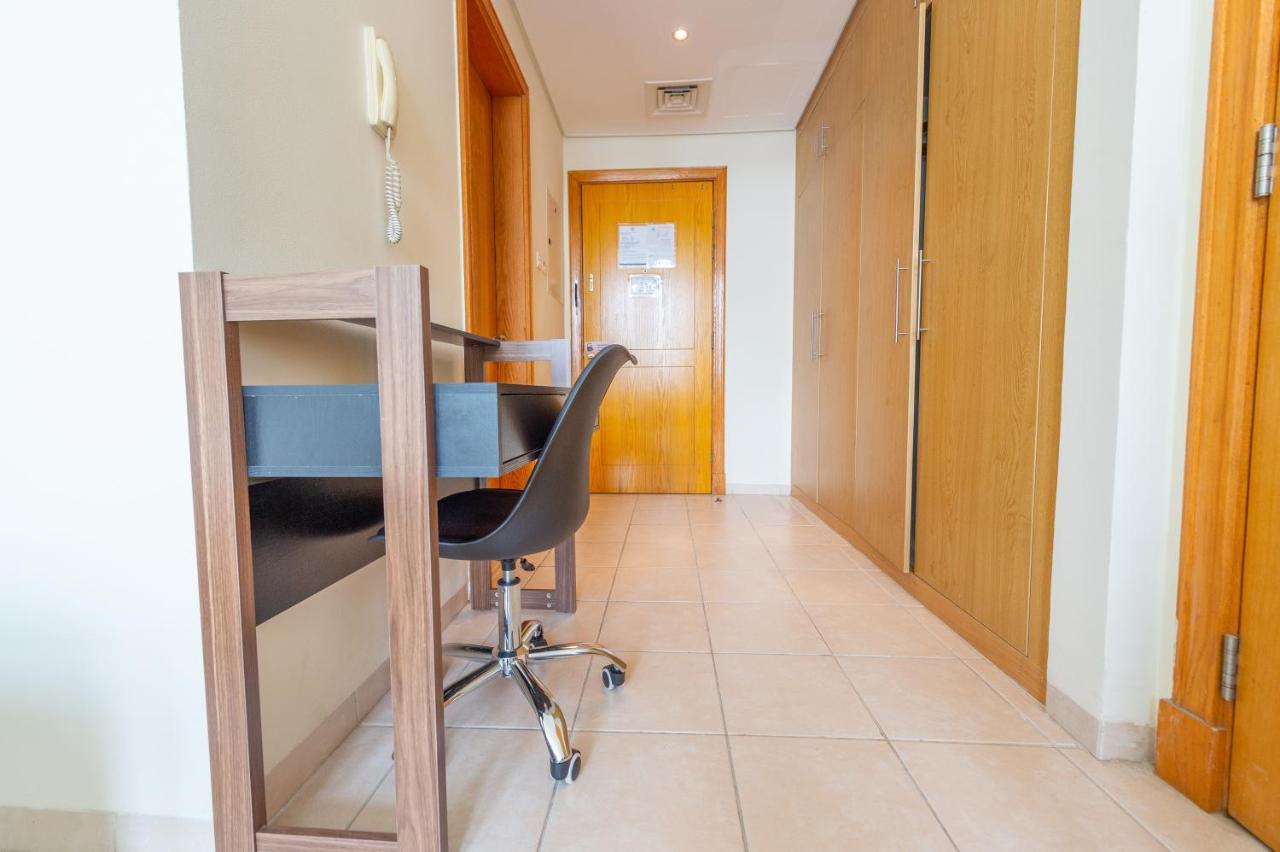 Apartamento Luxury Escapes - Budget Near Metro Stn - Mog184 Dg Dubai